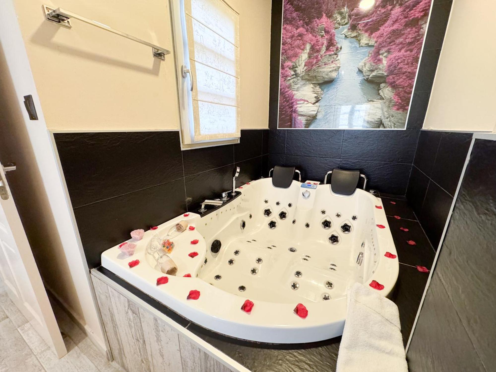 Akla Suites Con Jacuzzi Santillana Santillana del Mar Exteriör bild